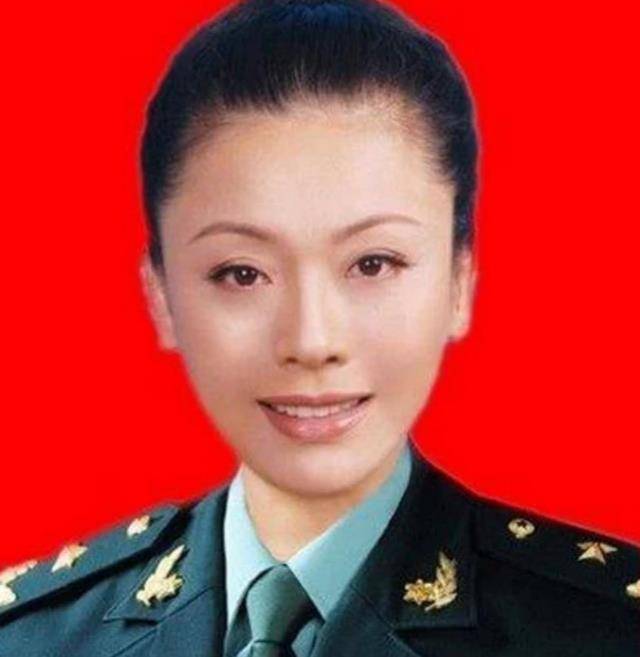 现役女少将刘敏人称中国最美女将军她究竟有多美