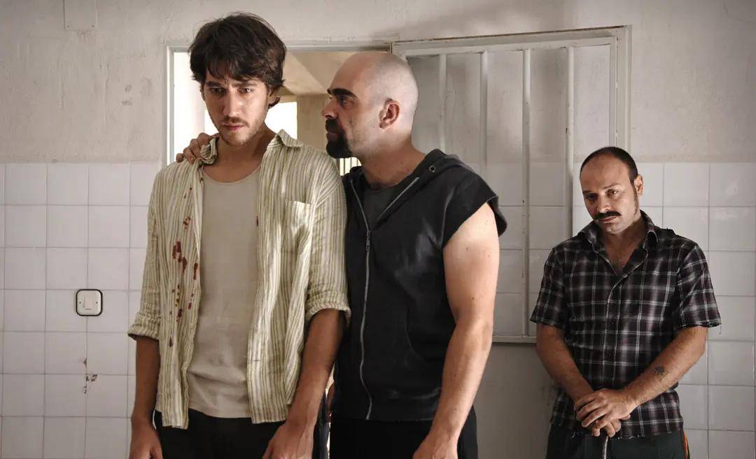 小众西班牙犯罪电影《囚室211》,一部西方的"小水浒"_囚犯_胡安_犯人