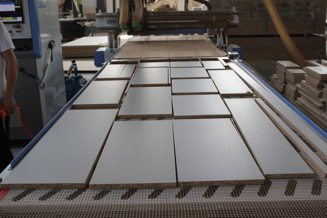 意大利激光无缝封边工艺超越80一流品牌的必选工艺