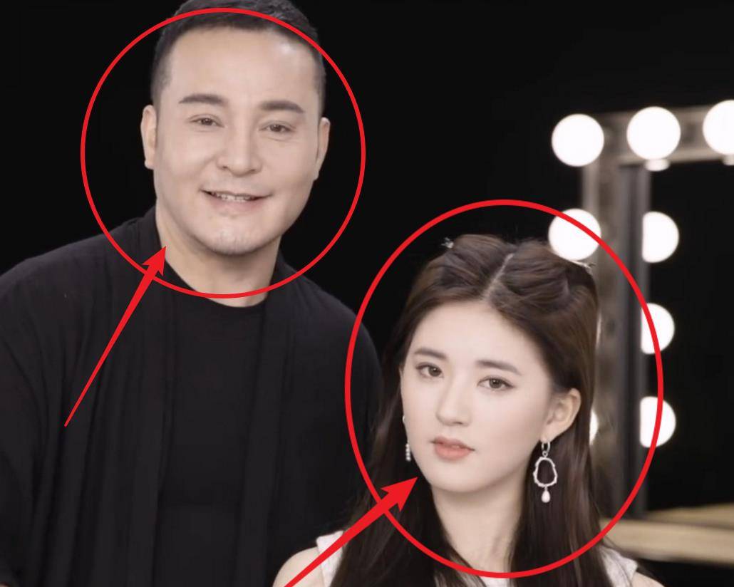 而且我们都可以看到,毛戈平老师是站在赵露思后面的,按道理来说站的更