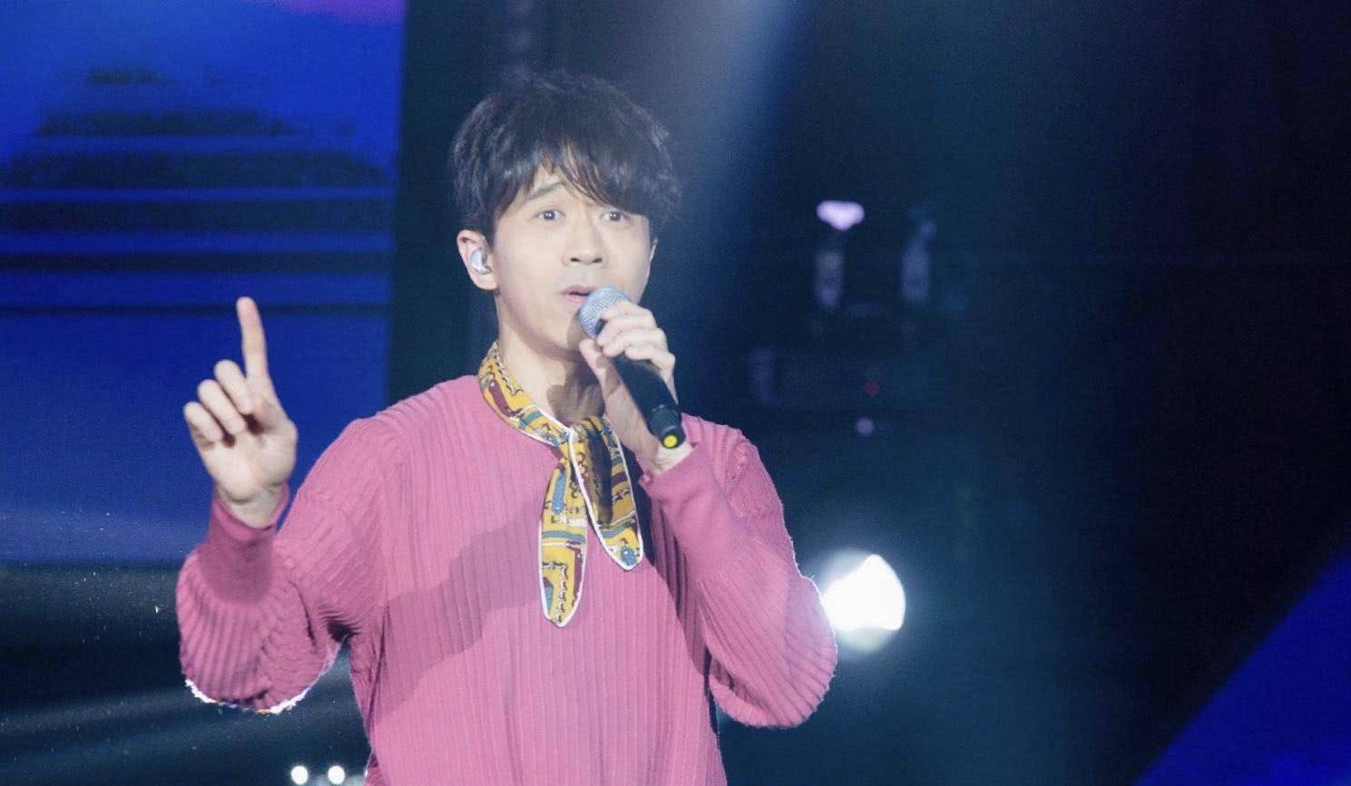 原创光良拒绝被贴上50岁标签坚称自己495岁情歌王子也老了