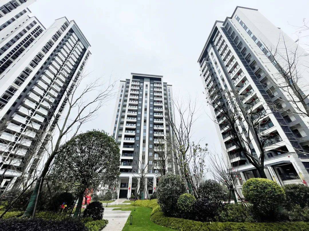 自贡绿地新里城新年焕新象共叙好时光