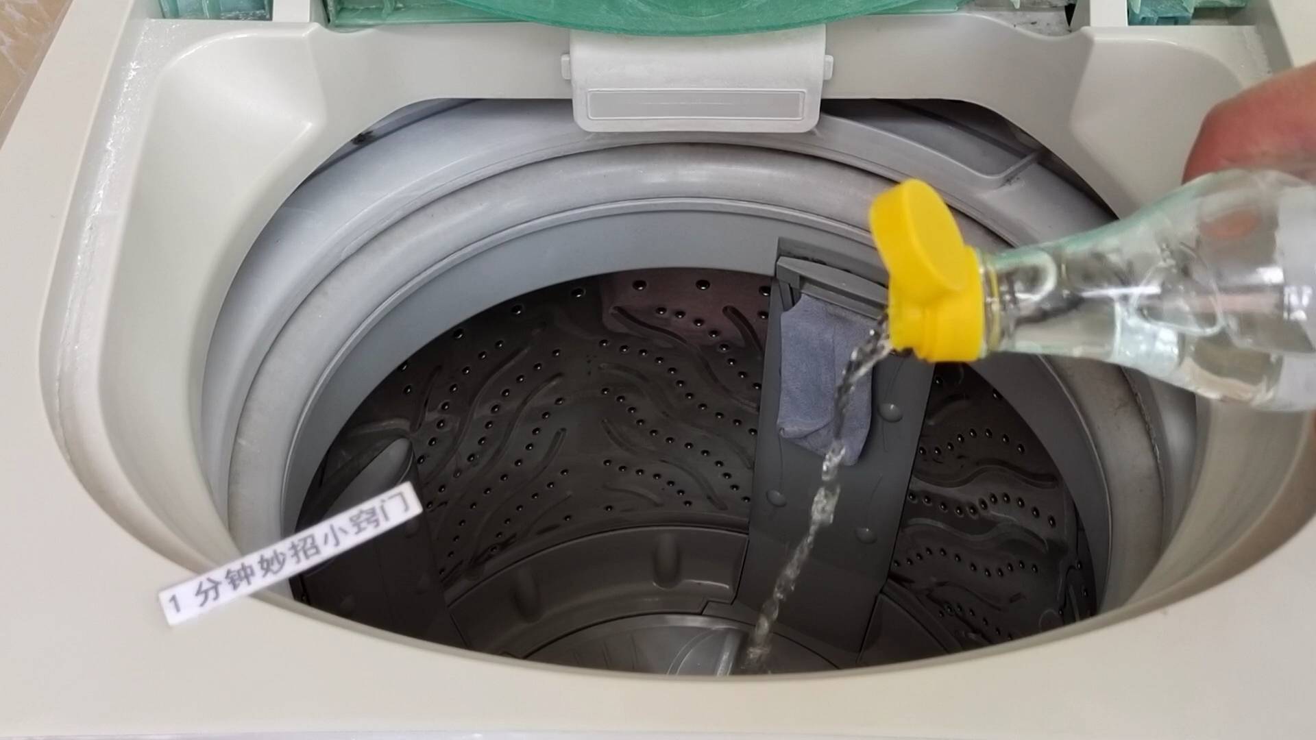 原创洗衣机里面很脏撒上一把多脏的洗衣机都洁净如新都回家试试