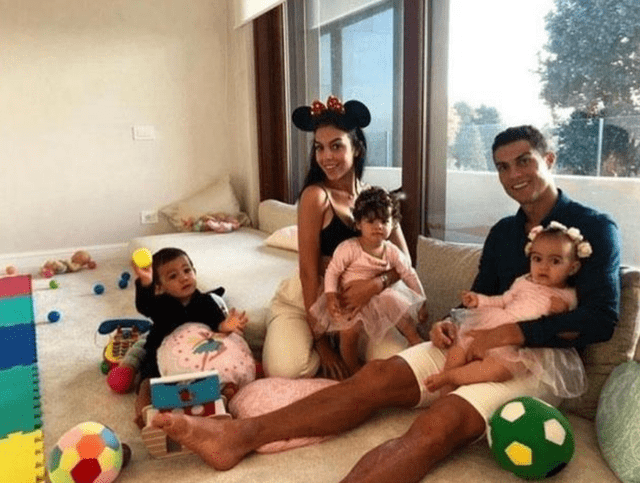 c罗夫妇新生龙凤胎,男婴出生后不幸夭折_c罗龙凤胎儿子夭折_罗纳尔多