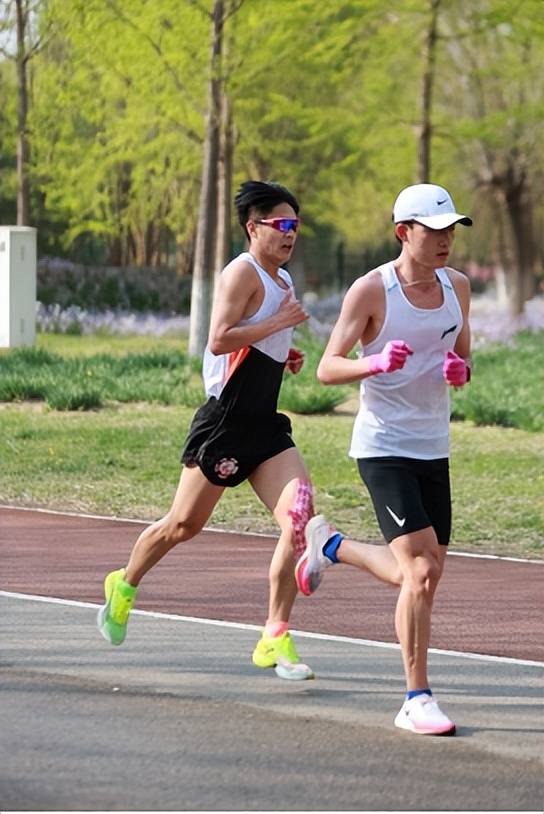 元大都马拉松测试赛沙宇超穿着pumafastrnitroeilte获第四名