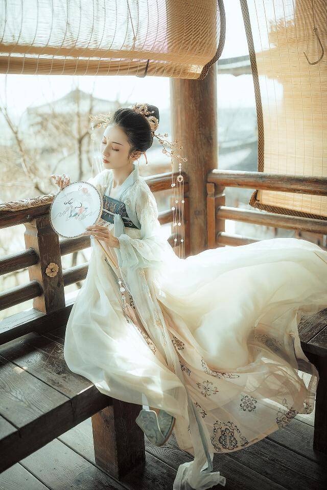 原创汉服一定要华丽的才好看同袍给出了不同看法