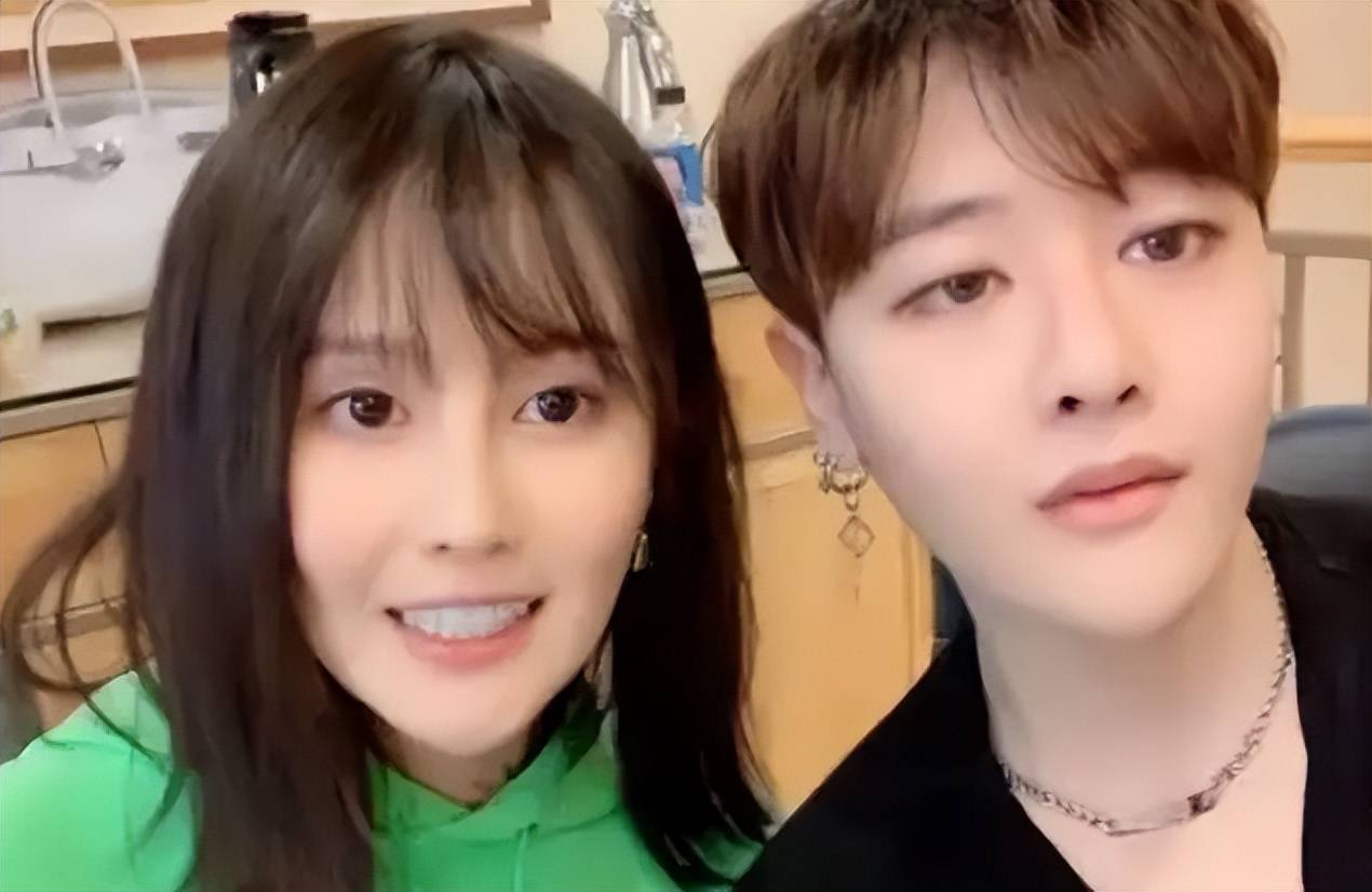 整容,炫富,"养男友",赵本山的网红女儿,让你爹省省心吧_球球_赵一涵