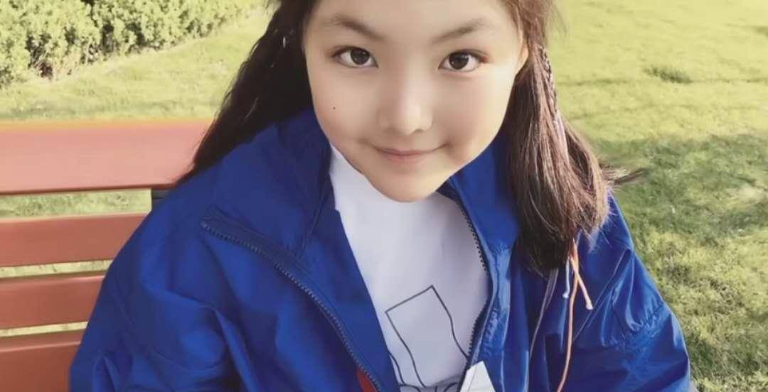 原创王诗龄近照曝光11岁身高快赶上妈妈李湘网友还是胖乎乎的