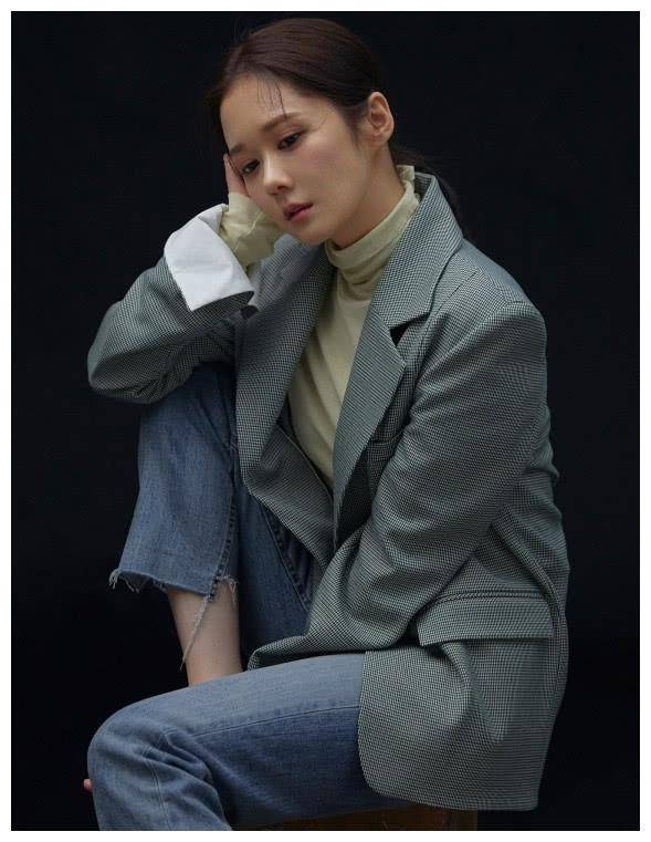 原创39岁张娜拉衣品开挂演绎四套职场穿搭知性干练颜值逆天