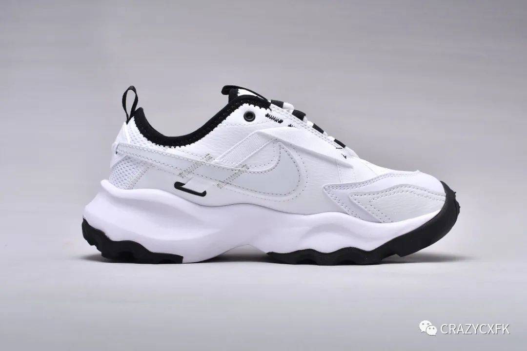 耐克nike tc 7900 黑白反光钩透气低帮跑步鞋_泡绵_水印_鞋跟
