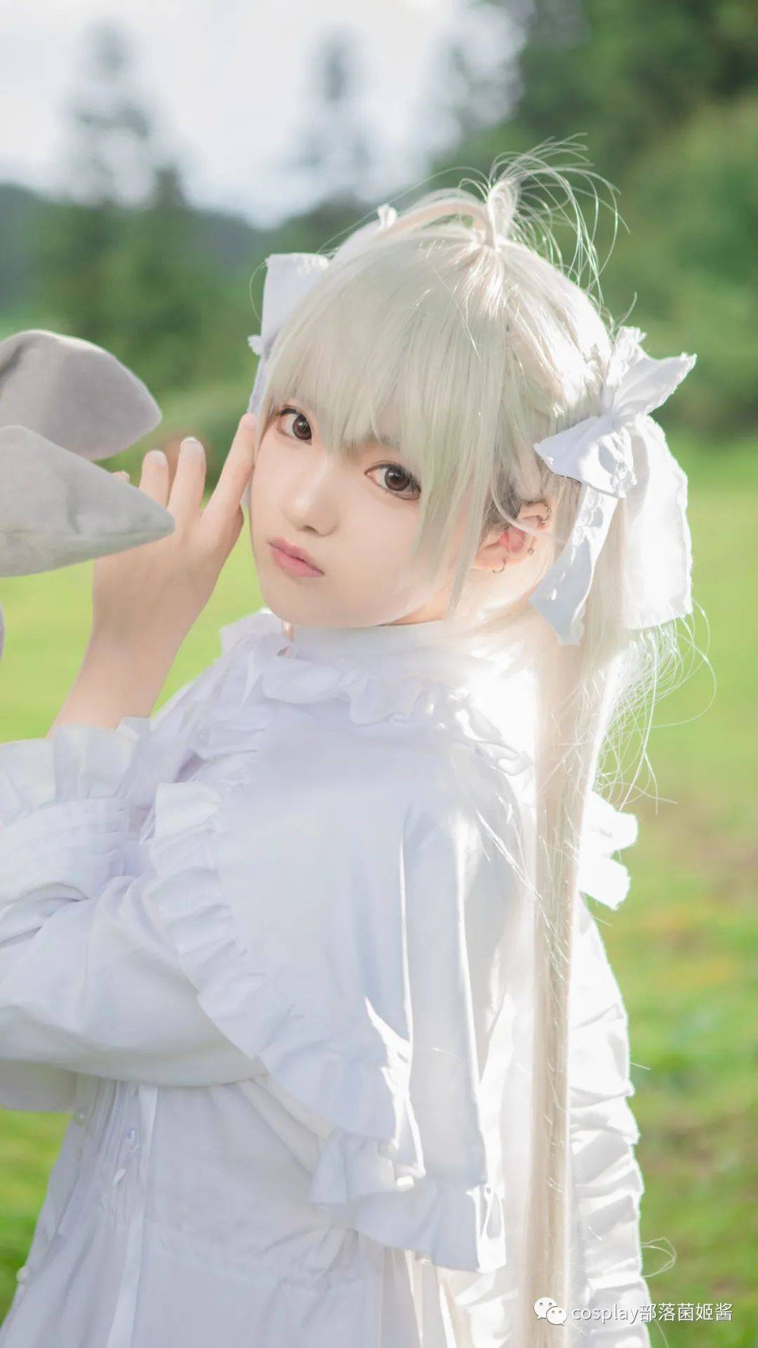 cos山间雪发精灵穹妹cos正片中村迟