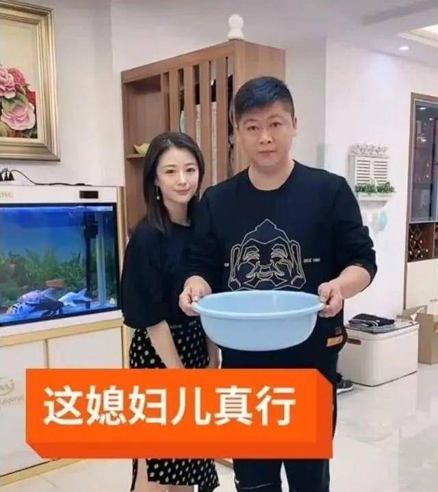 原创37岁谢永强近况曝光发福到认不出获娇妻穿短裙跪地洗脚