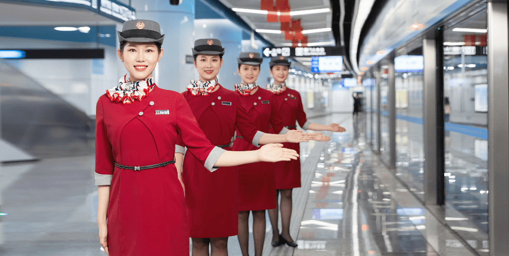 厦门地铁的"铁姐"服饰本周剩下的今天,气温将回升,本轮疫情对厦门的