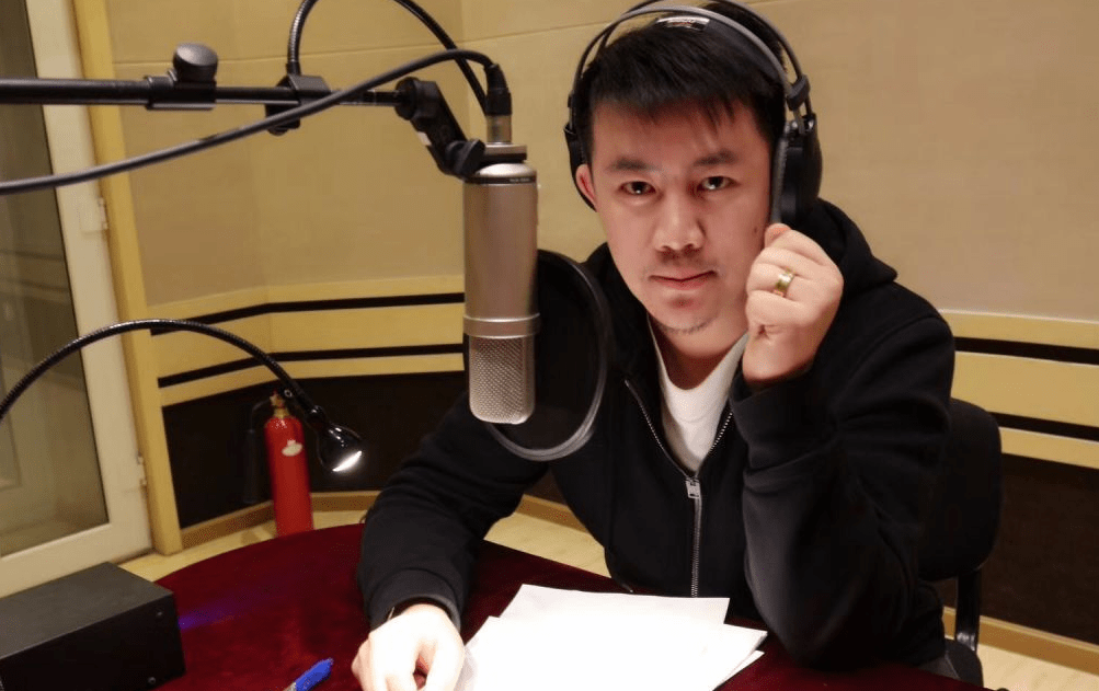 近日,网上有消息称安徽卫视的主持人一姐余声的老公被抓了,其原因是