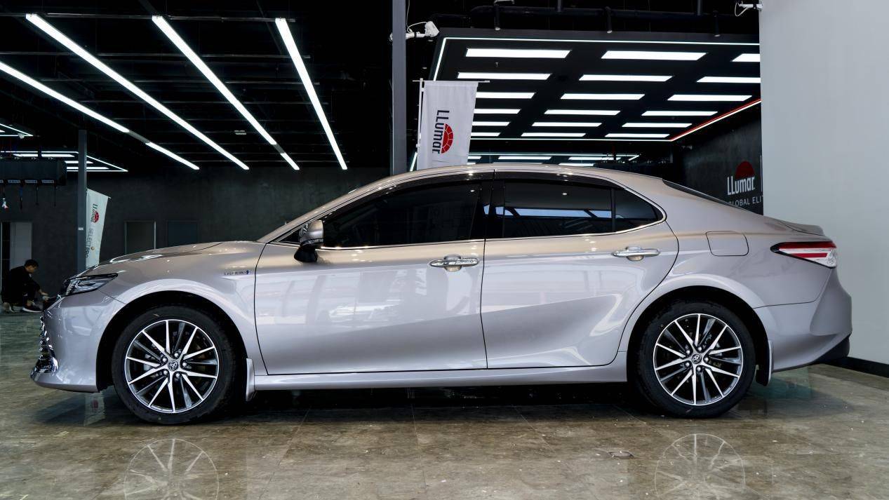 天津汽车贴膜丰田凯美瑞隐形车衣施工案例展示