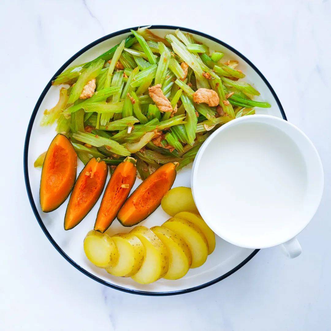 原创
健康减肥晚餐怎么吃?一周快手带量食谱示范
一、口味清淡二、能量适宜三、主食粗细搭配,蔬菜和蛋白充足