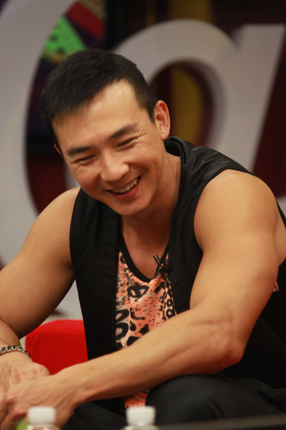 刘畊宏是台湾歌手,创作人,主持人,演员,曾在《头文字d》中演过一个小