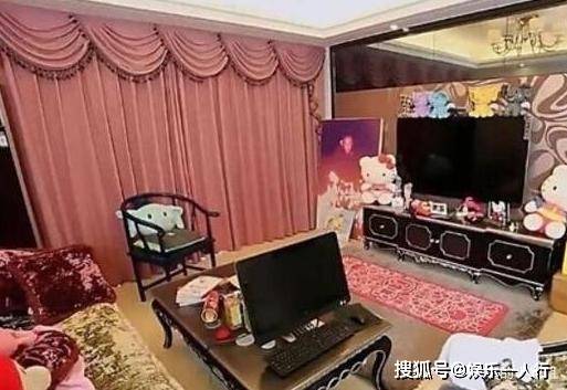 参观吴昕如今的新家客厅电视墙窗帘都是粉色的38岁过得太少女了