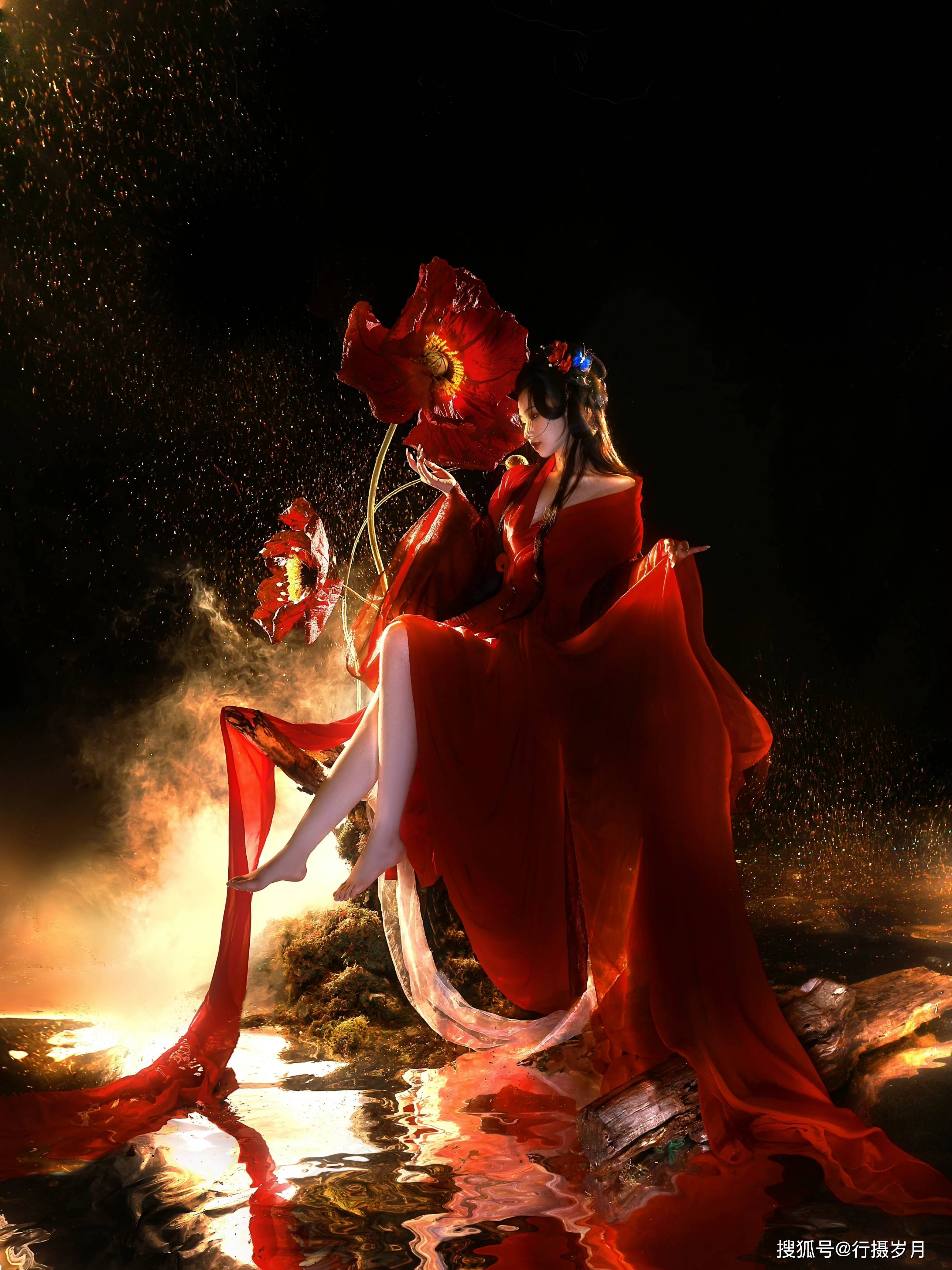 红颜谁凝眸?更漏,浅愁……繁华易落梦易醒,尘缘事随风散尽.