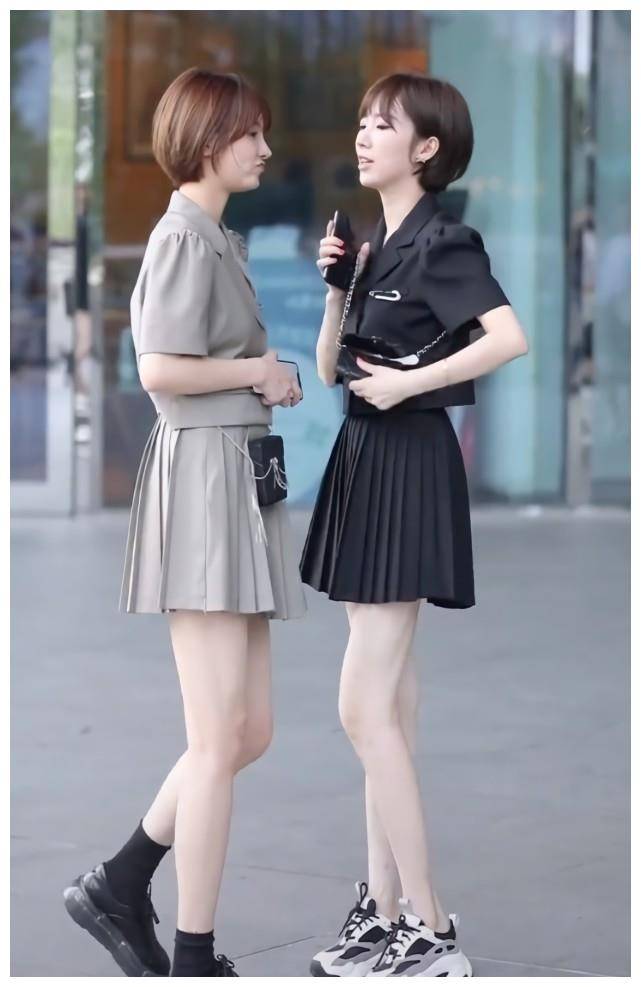 原创和闺蜜穿同款要防着她穿干脆面鞋不仅显高腿还直