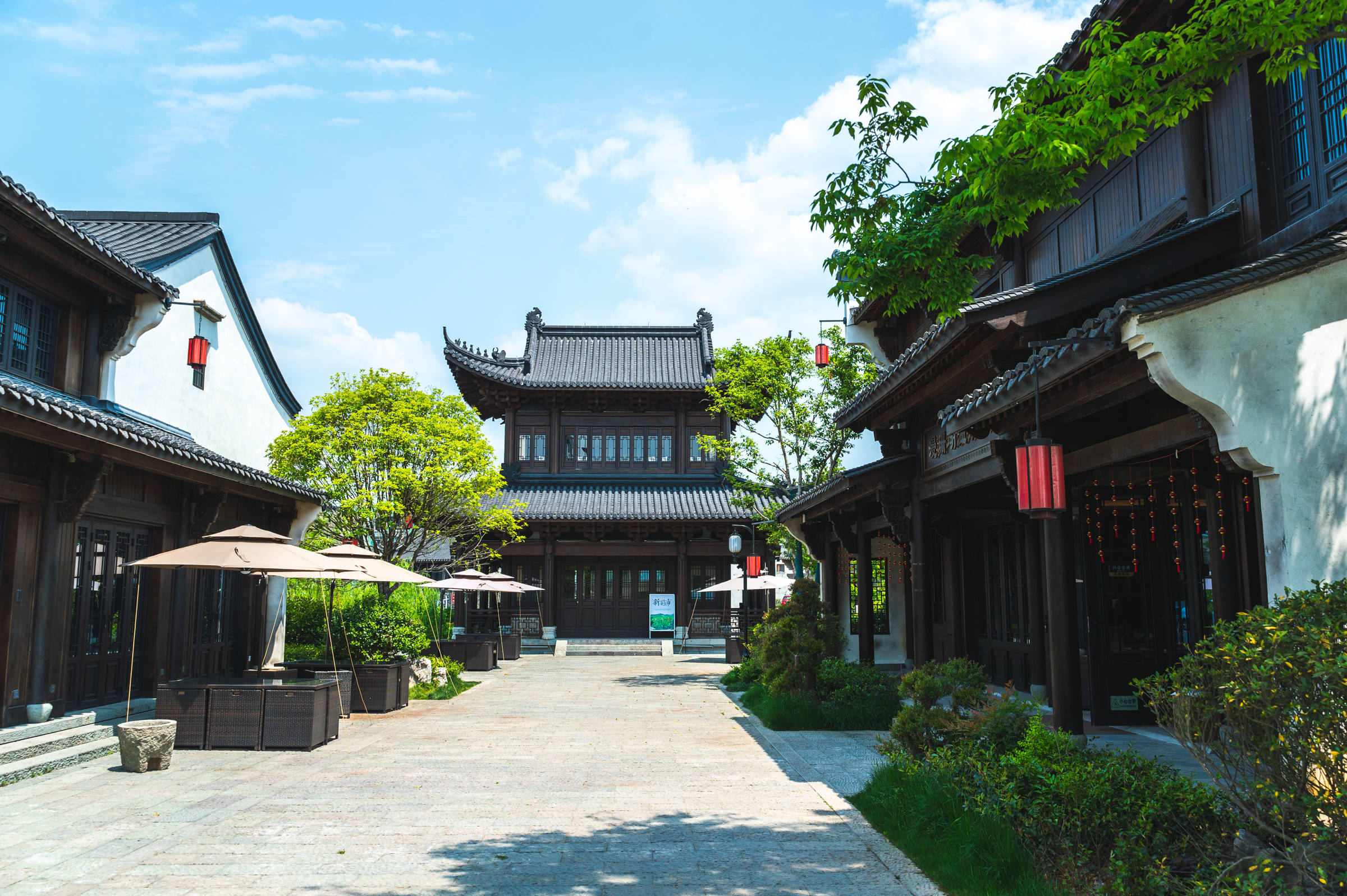 建德梅城镇网红民宿散落在粉墙黛瓦里的露天泳池景色超美