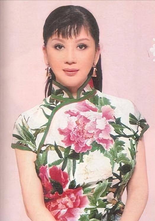 她被誉为中国第一美妇,受克林顿接见,坐过牢生过娃,今依然单身_宫雪花