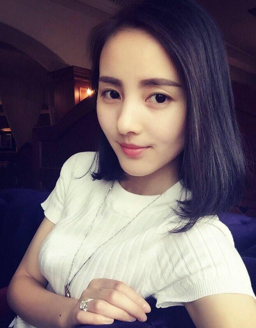 程小晋,据传她是李易峰前女友.
