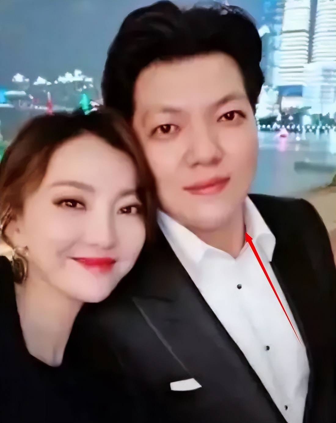 早些年,综艺节目《男生女生向前冲》让余声,成为安徽卫视的主持人