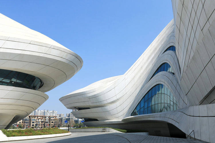 长沙超奇特综合建筑,形状似花褒贬不一,为国外知名设计师遗作_艺术