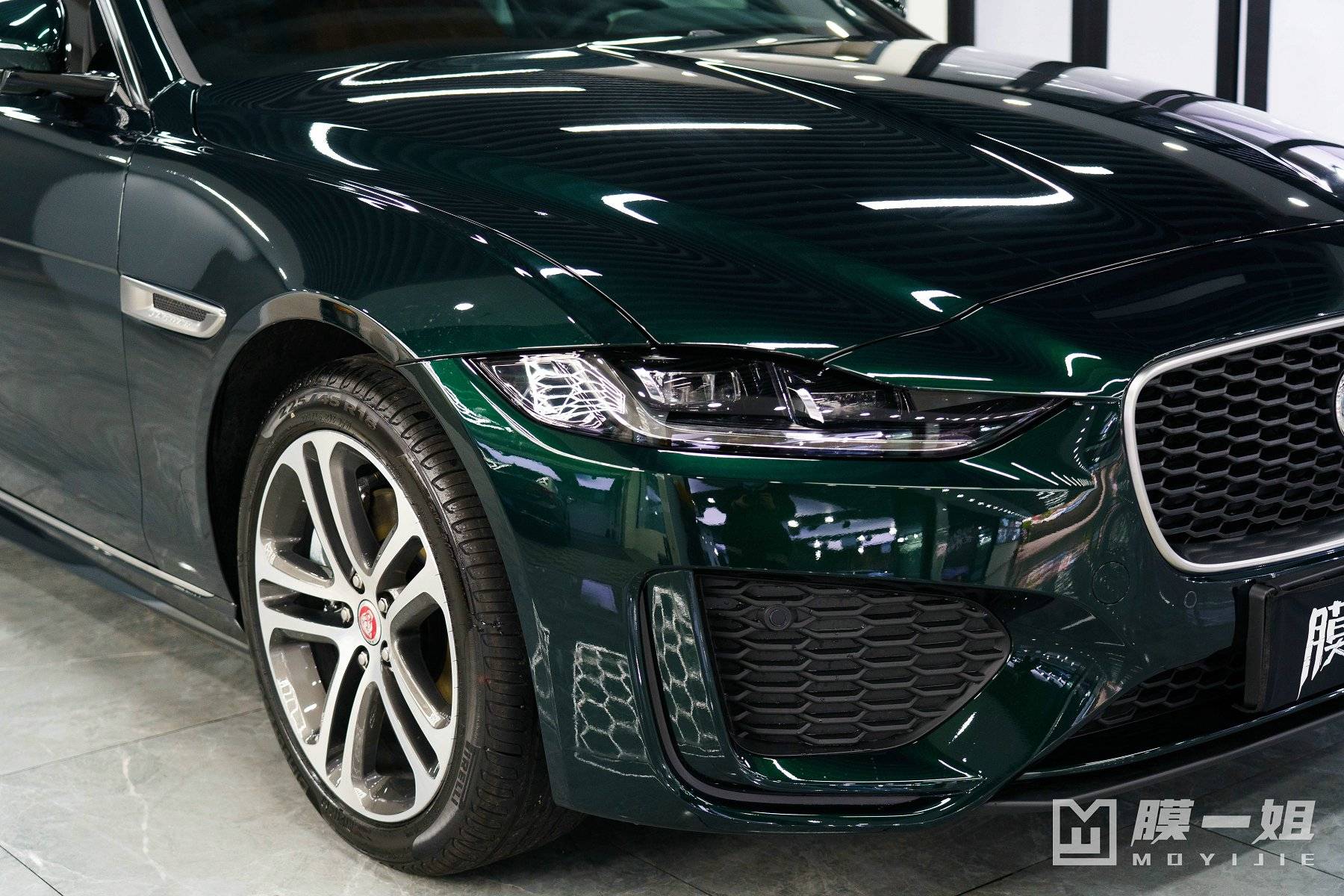 捷豹xfl贴膜多少钱?捷豹贴什么颜色膜好看?