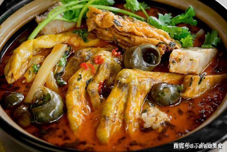 原创柳州每晚排队吃的螺蛳鸭脚煲教你在家做软烂开胃做法超简单