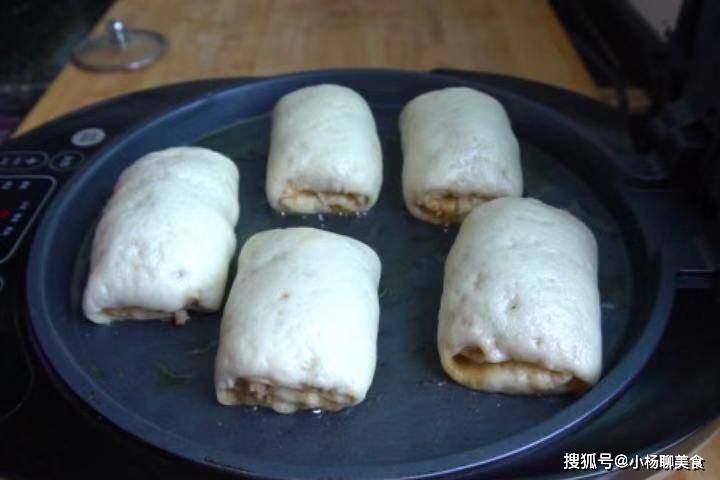 内里松软,鲜香料足,特别香,适合夏天吃_肉馅_长条_包子