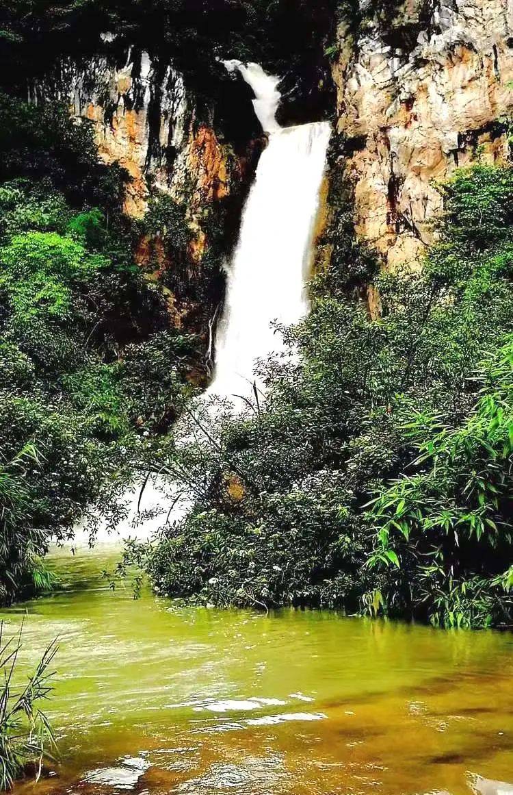 五一旅游小众景点贵州开阳冯三红岩口瀑布