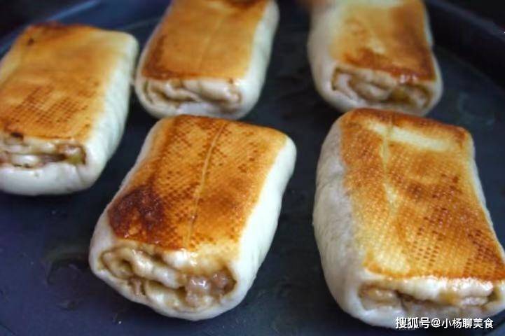 内里松软,鲜香料足,特别香,适合夏天吃_肉馅_长条_包子