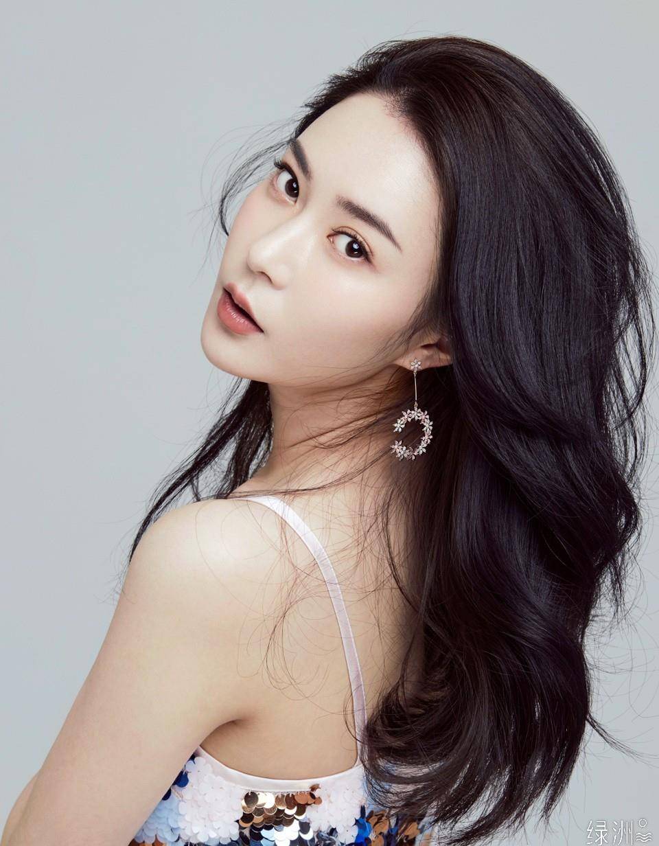 原创国内影坛天然美女超高颜值火辣身材绝不输柳岩徐冬冬