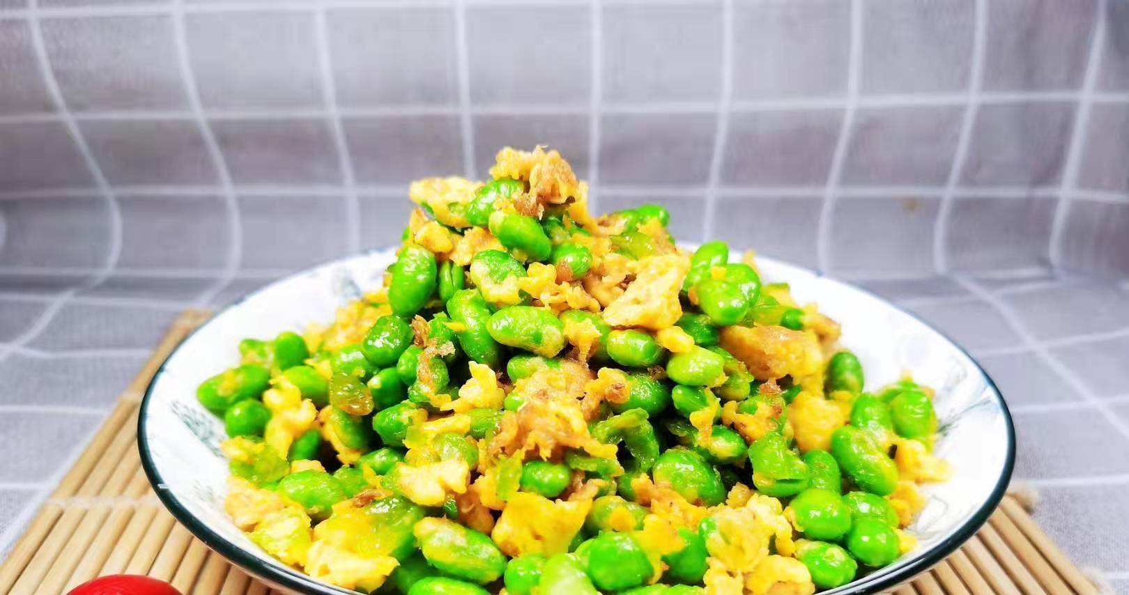 原创春日美食教你营养好吃的毛豆炒鸡蛋美味下饭孩子都抢着吃