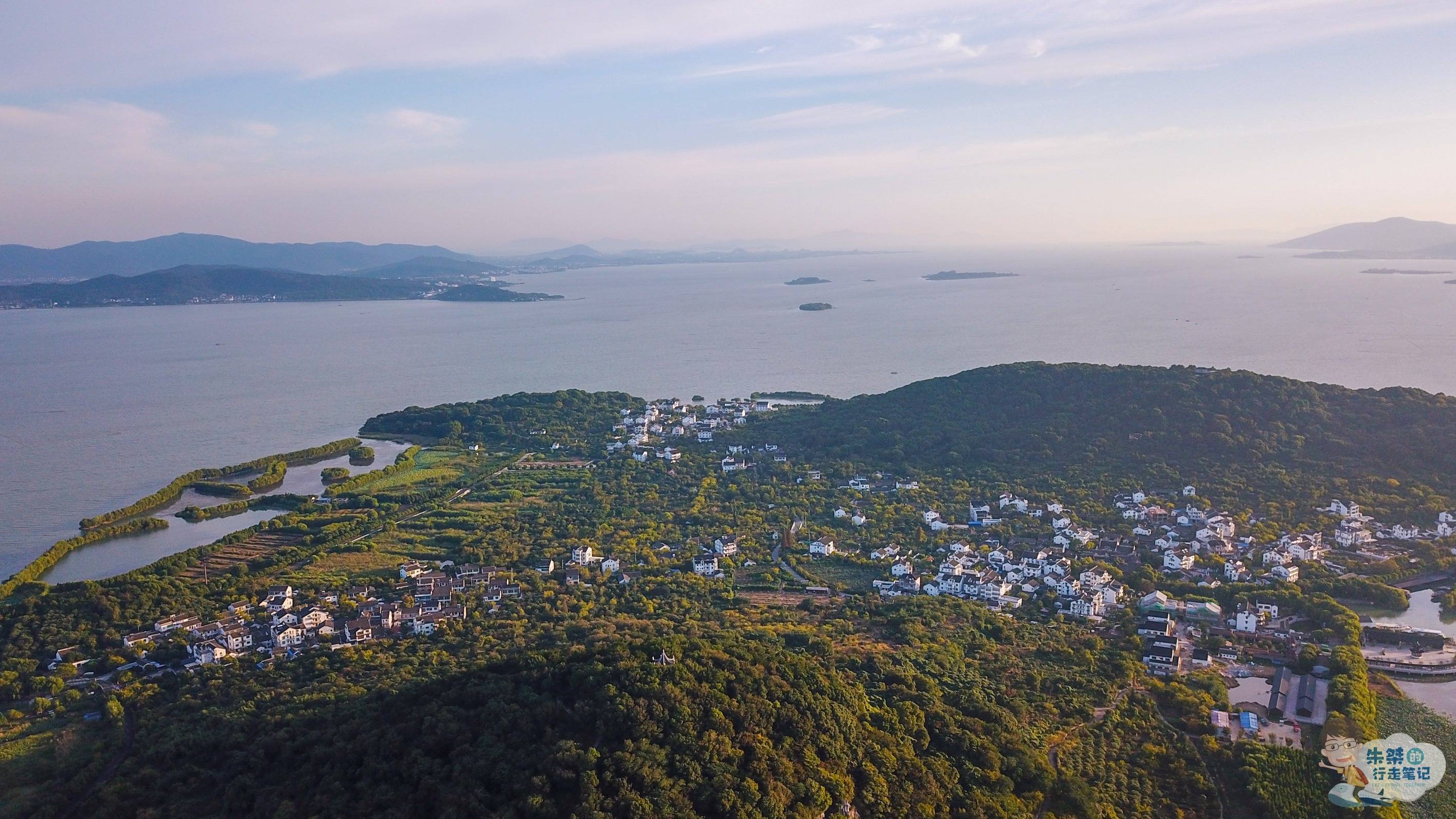 作为我国五大淡水湖中排行老三的太湖,横跨江苏,浙江两个省份,不过呢