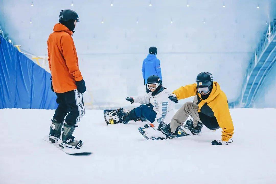 号外号外德阳吾悦广场一秒入冬梦幻的冰雪王国免费玩
