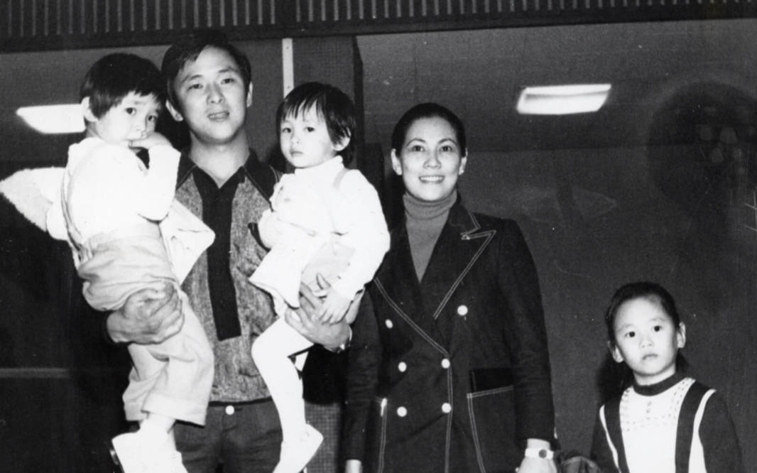 从王馨平姐妹拍摄的照片来看,王馨平随着时间的推移体重增加了一点