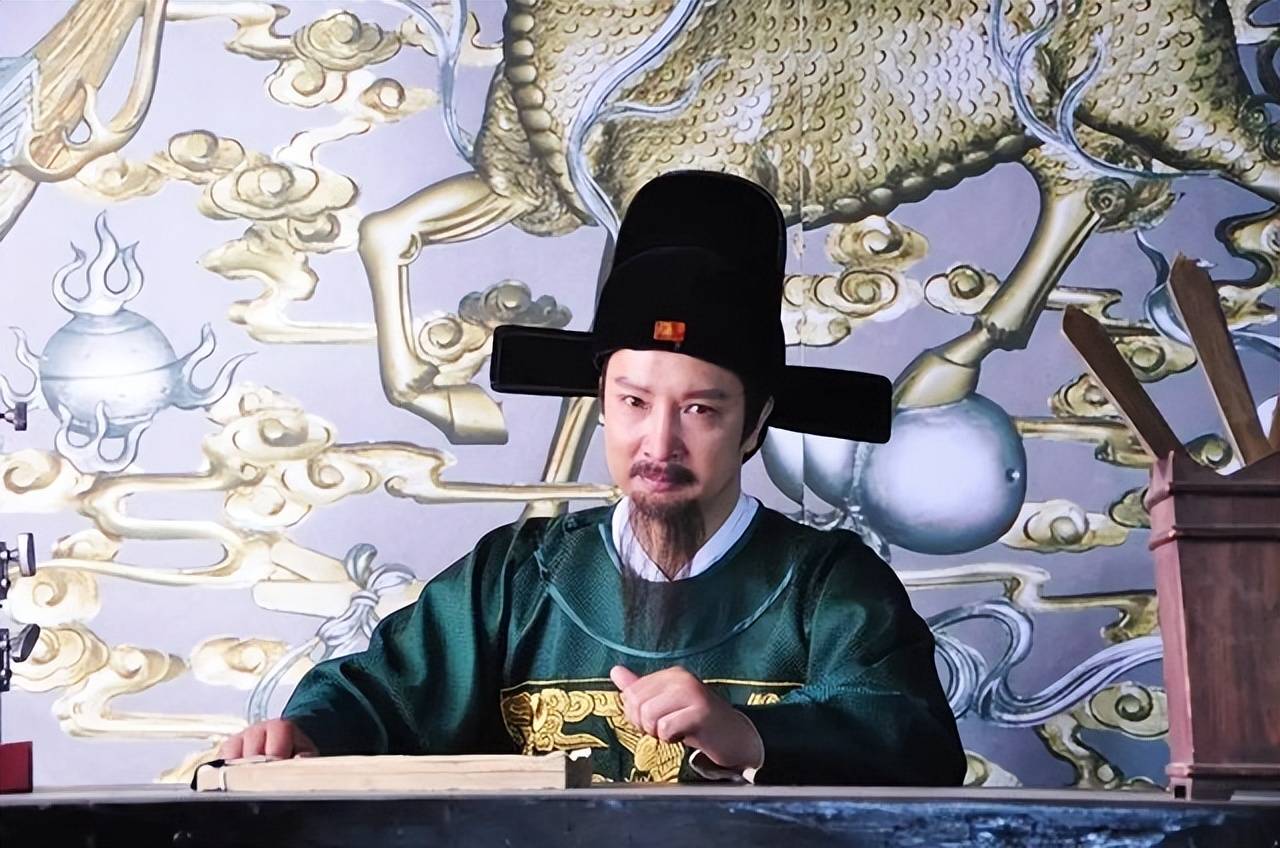 县令剧照一听说自己管辖区里,有这样一个坐拥诸多房田神奇的寺庙,汪旦