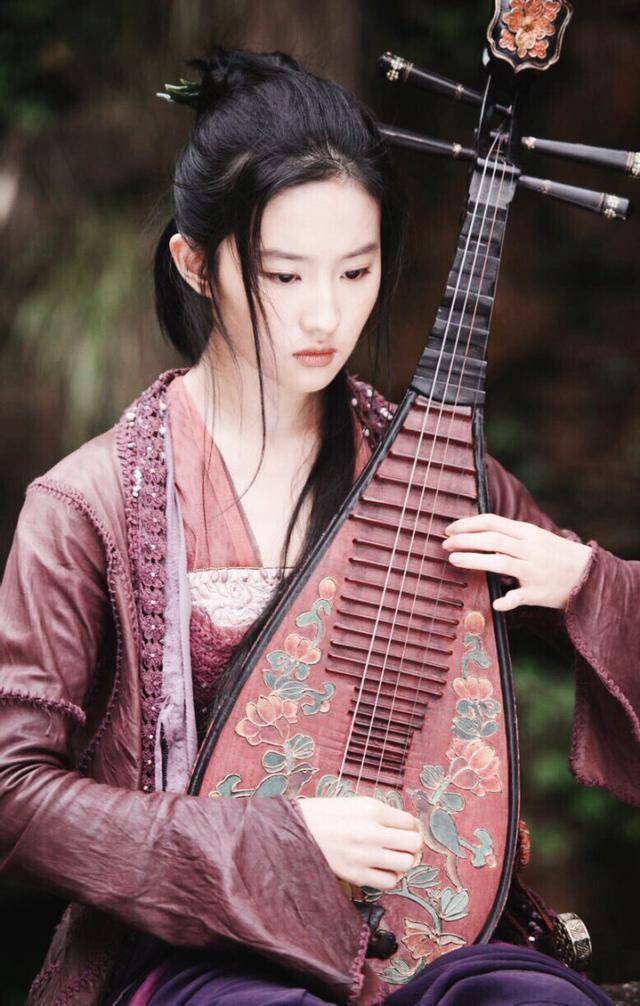 弹琴的古装美人刘亦菲美哭了杨幂令人惊艳她最经典