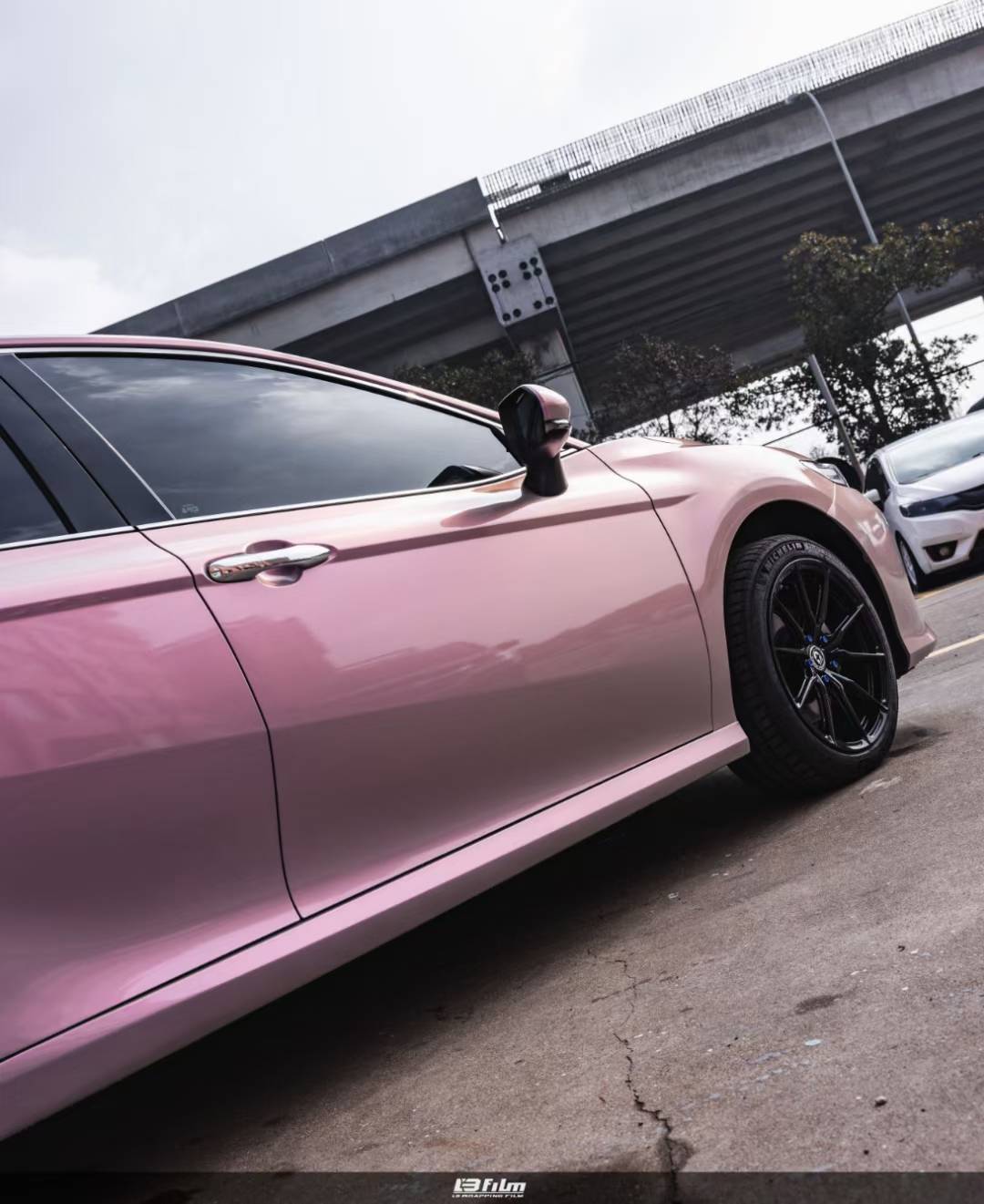 丰田凯美瑞lbfilm改色膜钻石梦幻火山灰