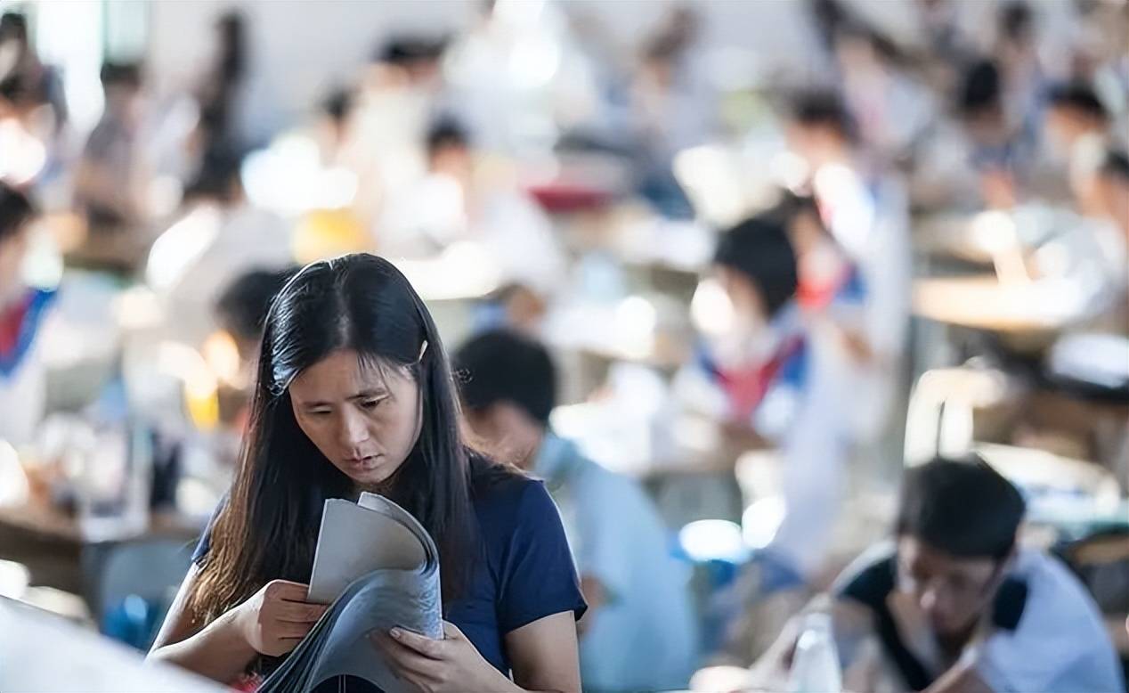 河北一所处境尴尬的大学，学霸看不上学渣考不上，就业前景却很好