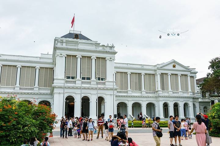 是新加坡英國殖民政府的總督府,現為新加坡共和國總統官邸與辦事處