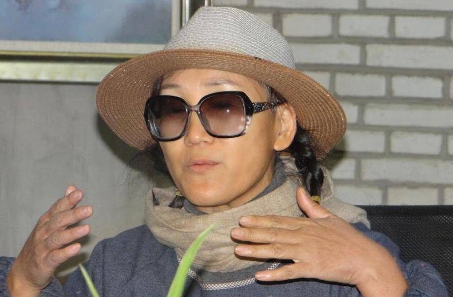 原创被韩寒痛批的赵丽华15年前万人模仿她至今仍称自己的诗是财富