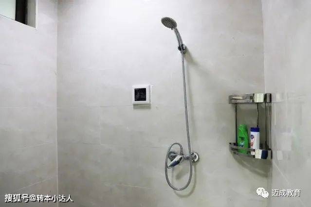 四人间上床下桌/配电梯宿舍刷卡进出暖气片供暖/有空调42南京工业大学