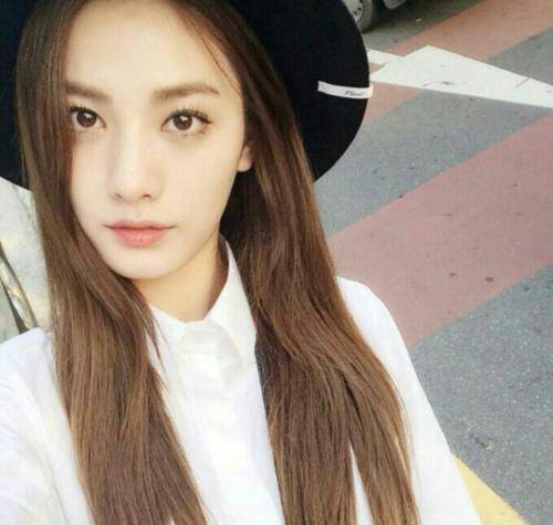 当中,中国女星迪丽热巴获得了第39名,而林珍娜获得了第8名的好成绩