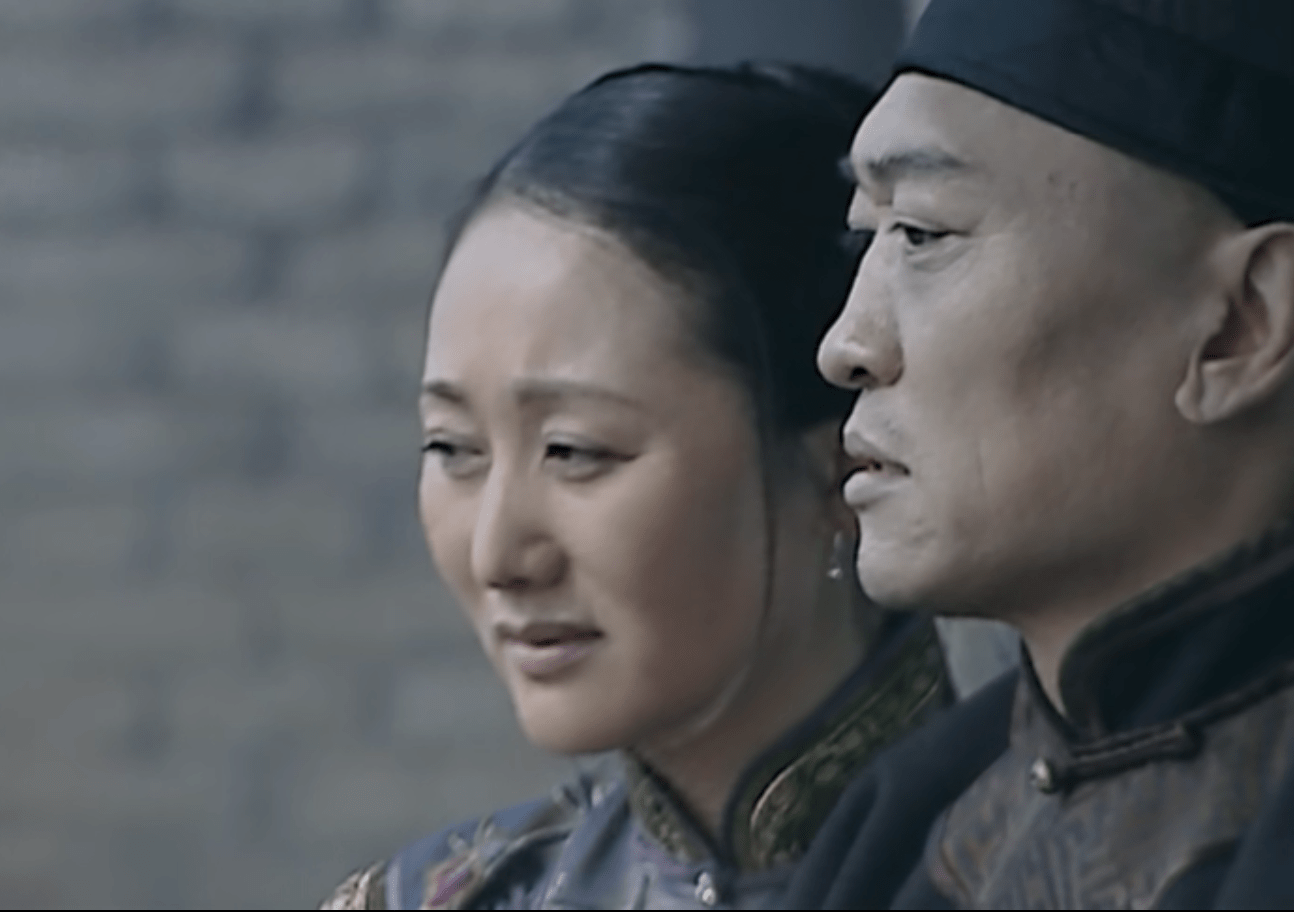 再看《乔家大院》:才发现大奶奶新婚夜服毒自杀,竟是一石二鸟?