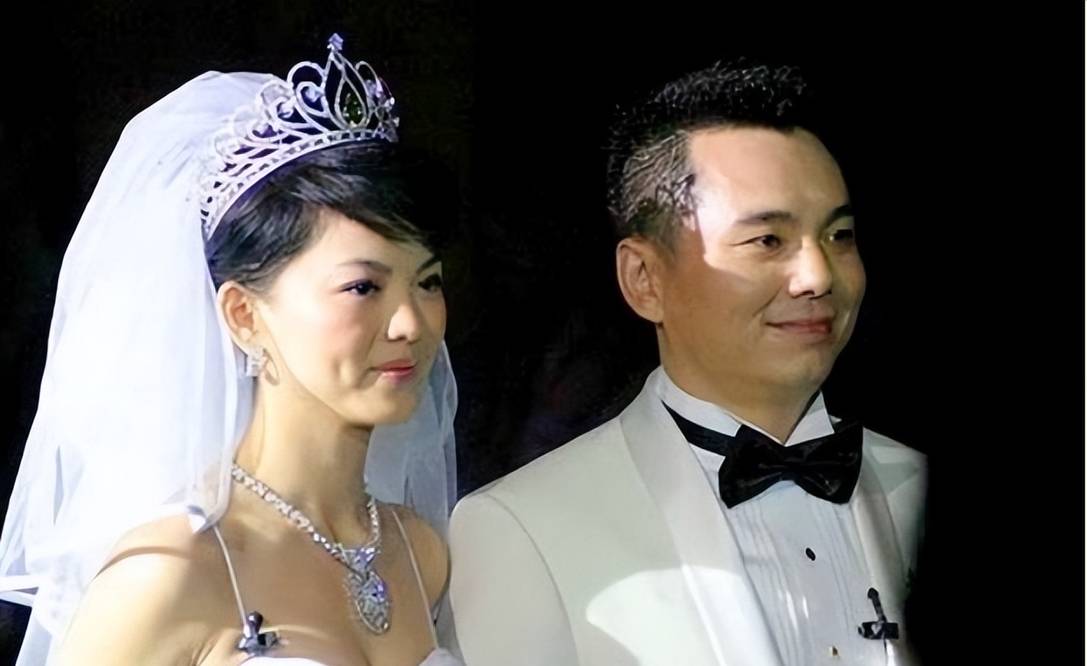 离婚1年后李湘和王岳伦的人生状况有多不同