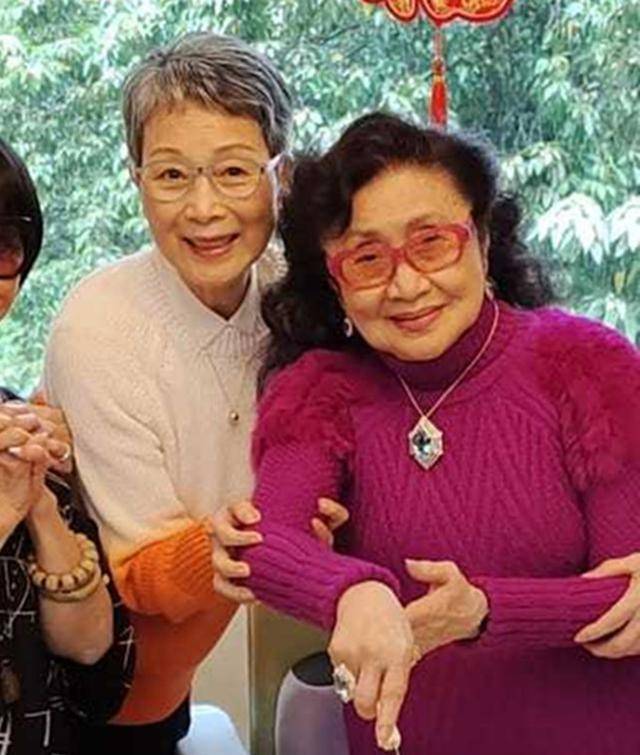 原創眾星齊聚白雪仙億元豪宅為其慶祝94歲生日仙姐至今未婚無兒女